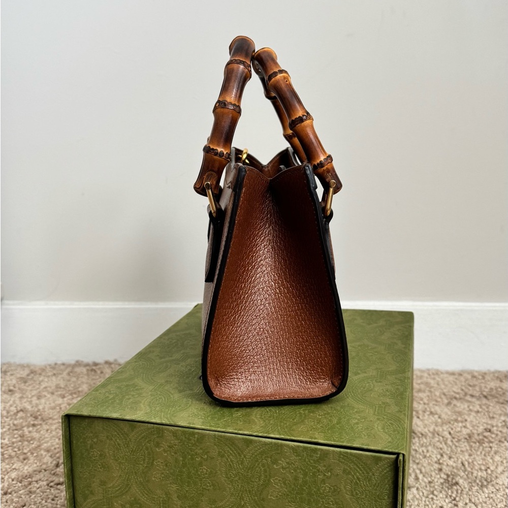 GUCCI Wonka Grain Calfskin Mini Diana Tote Bag Cuir - Picture 2 of 10